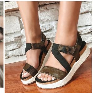 💙OTBT Sierra Mud Camo Sandal